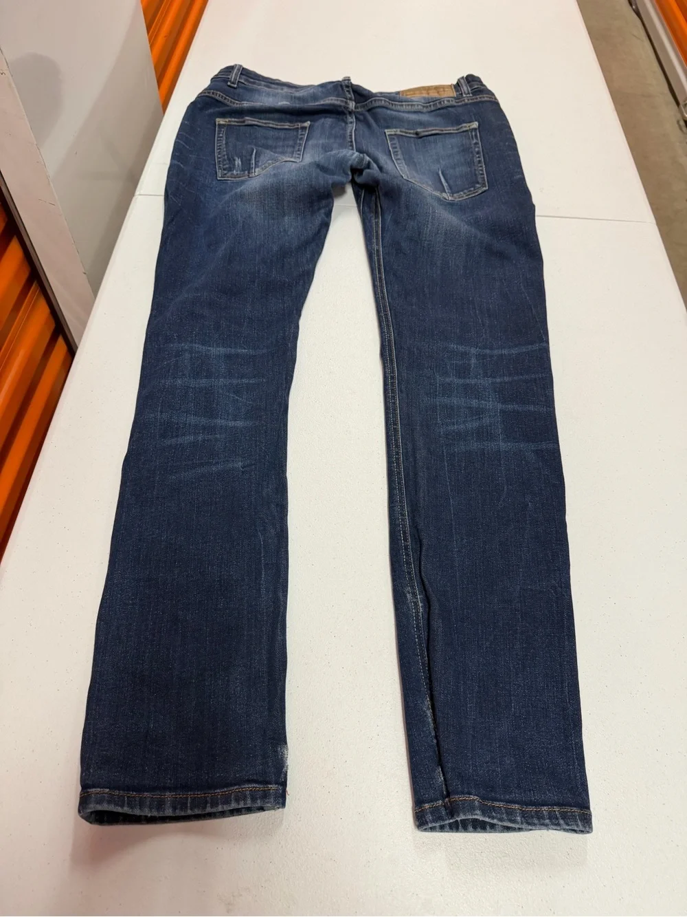ZARA MAN Denim Collection Men’s Jeans Size 36 Distressed Faded Blue B341